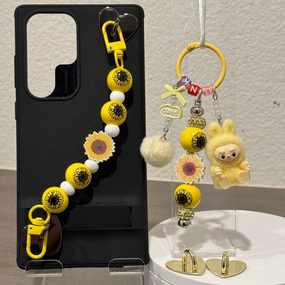 U17. Yellow Sunflower 🌸 Creative 2-Piece Set
Bring style and color to your day!